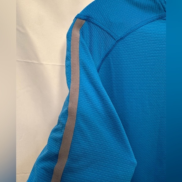 Lululemon Training Tech Short Sleeve Men’s Size Medium/Large Beaming Blue - Picture 3 of 8